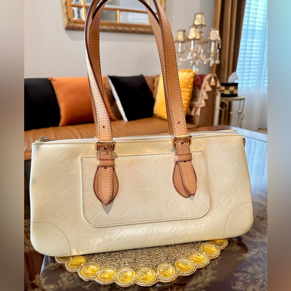 Authentic Louis Vuitton Rosewood Avenue Cream Vernis